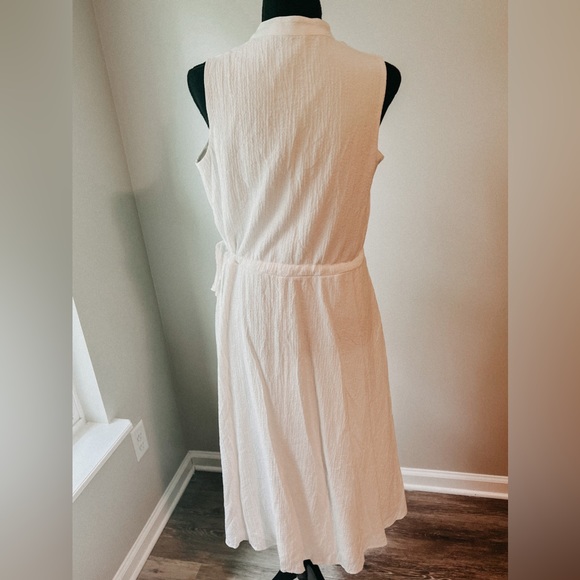 Anne Klein White Dress with Pockets - Picture 3 of 3